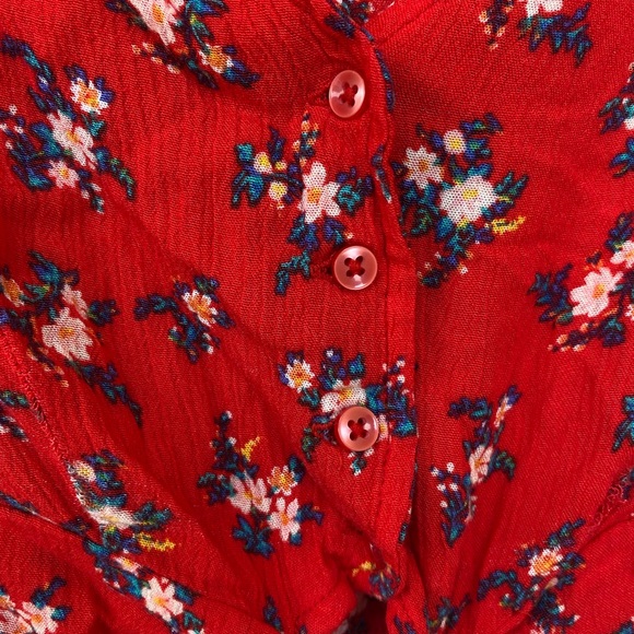 American Eagle Outfitters Red Flower Print Crop Top Tie Up Shirt - Picture 4 of 6